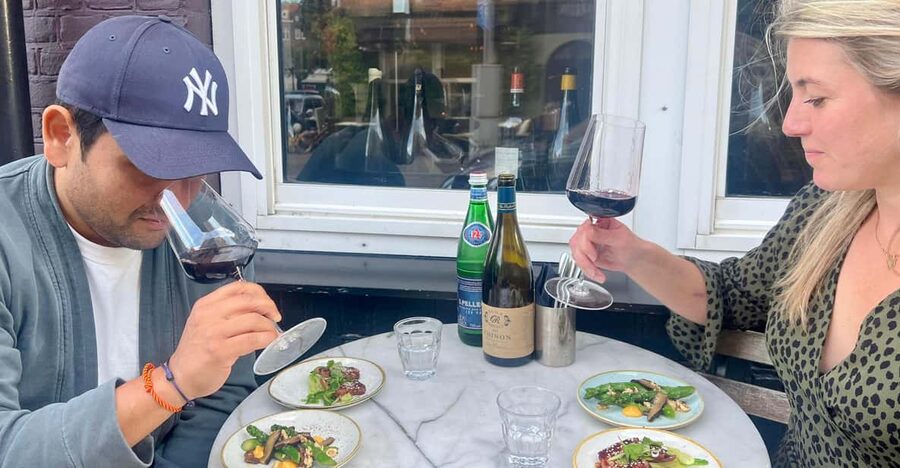 Amsterdam: High Wine at wine bar Paskamer, 3-rounds - Three glasses that show how pairing works