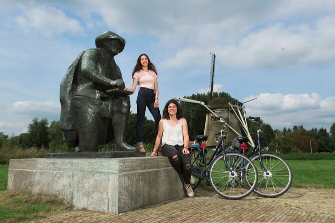 Amsterdam Highlights Bike Tour - Guided in EN/ES/DE/NL - Museumplein and the Museum Quarter