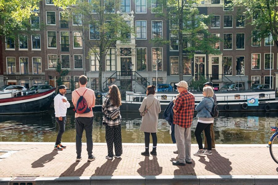 Amsterdam: Highlights & History Walking Tour - Begijnhof and the quieter side of the center