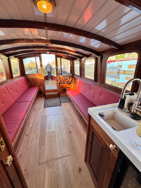 Amsterdam: Historic Boat Cruise with open bar and nibbles - Captain Bow and the first mates
