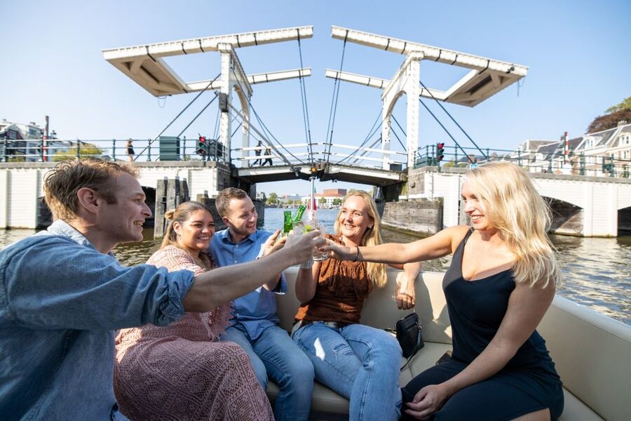 Amsterdam: Historic Boat Cruise with open bar and nibbles - Practical booking advice