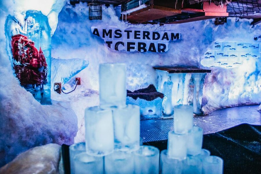 Amsterdam: Icebar Entry Ticket with 3 Drinks - Entering the minus 10 degree ice room