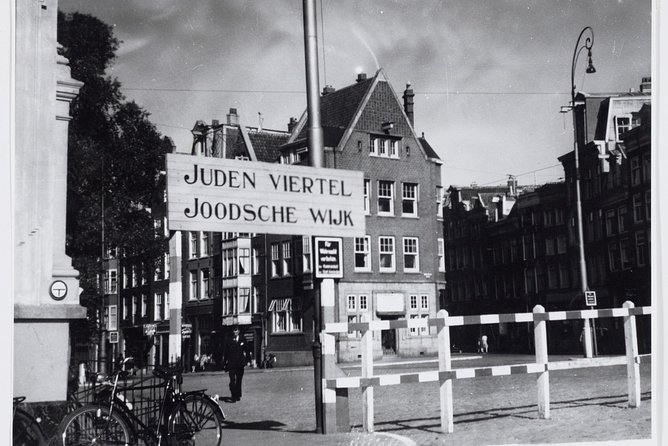 Amsterdam in World War II Tour - A small group makes the history easier to follow
