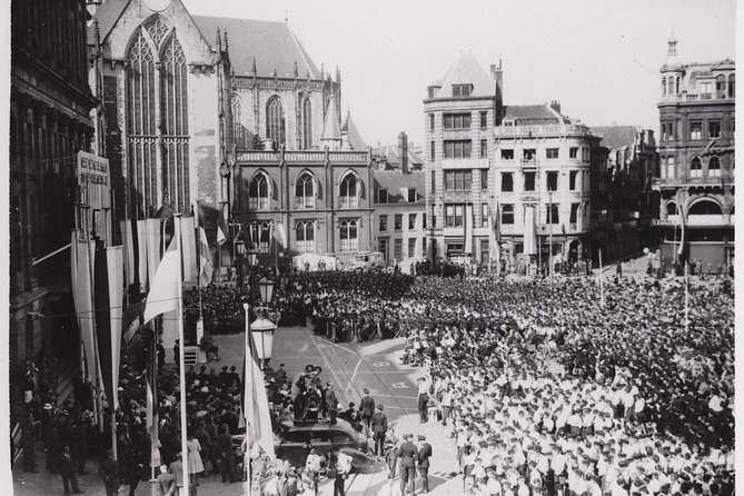 Amsterdam in World War II Tour - Anne Frank House: beginning outside the hiding place