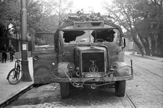 Amsterdam in World War Two Cycle Tour - Merwedeplein and the story of Lex van Weren