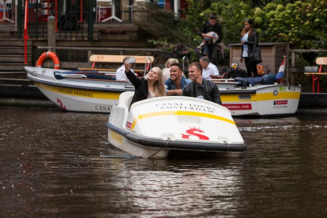 Amsterdam Independent Sightseeing by Pedal Boat - How much help will you receive?