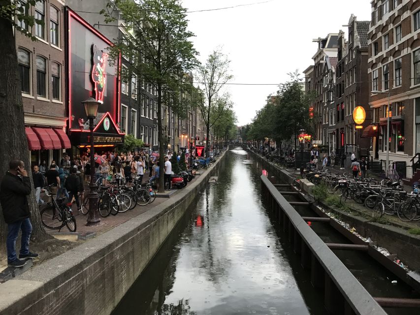 Amsterdam: Introduction walking tour - Old Town sights from the Old Church to The Waag