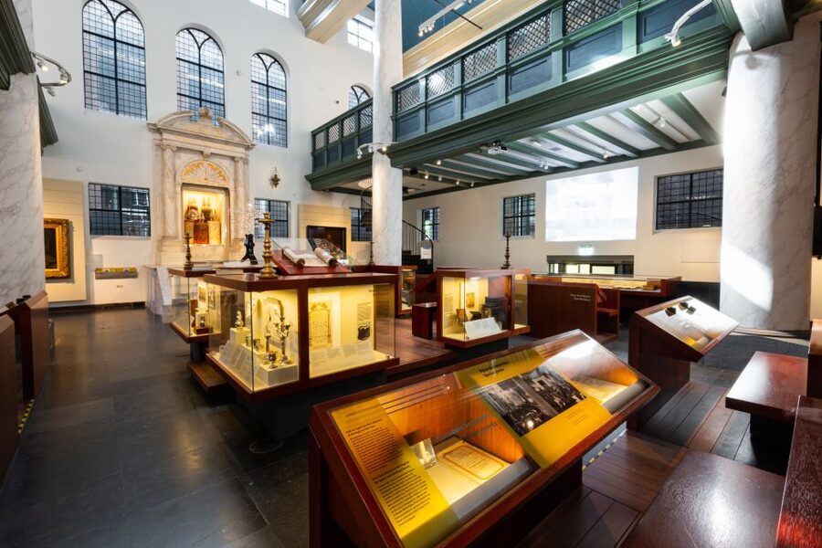 Amsterdam: Jewish Museum Entrance Tickets - Inside the Jewish Museum’s four former synagogues