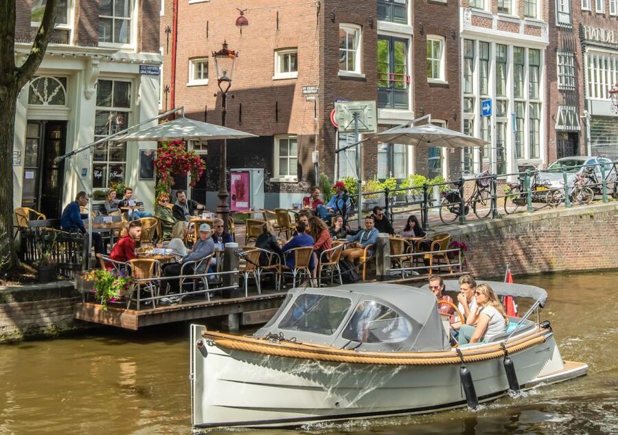 Amsterdam: Jordaan District Tour with a German guide - German Guidance And The Human Scale
