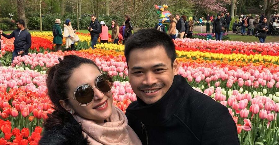 Amsterdam: Keukenhof Tulip Garden and Giethoorn Experience - Key points at a glance