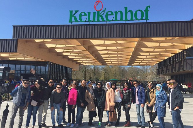 Amsterdam: Keukenhof Tulip Gardens and Giethoorn with Boat Tour - Giethoorn by boat and on foot