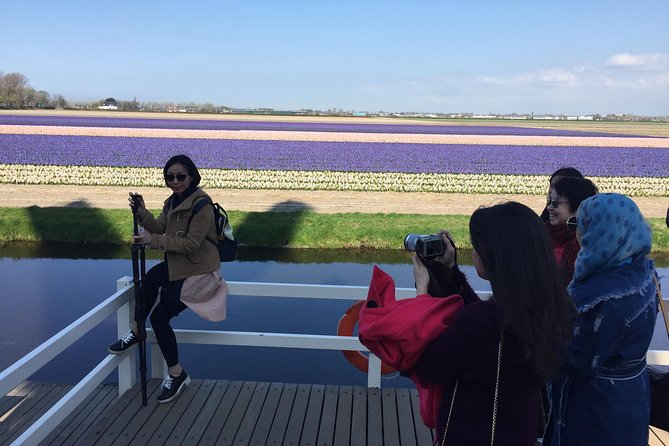 Amsterdam: Keukenhof Tulip Gardens and Giethoorn with Boat Tour - How the schedule feels in real life