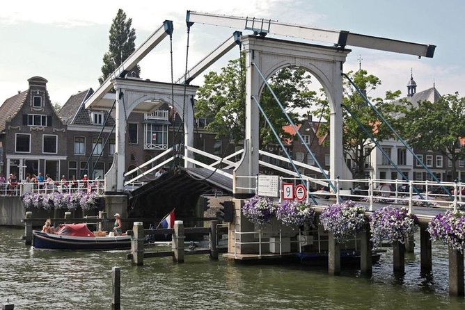 Amsterdam Landscape Windmill Private Bike Tour - Weesp canals, houseboats, and the Dutch countryside