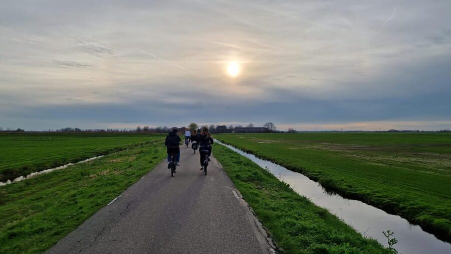 Amsterdam: Leisurely Windmill & Countryside Bike Ride - Who should book this ride?