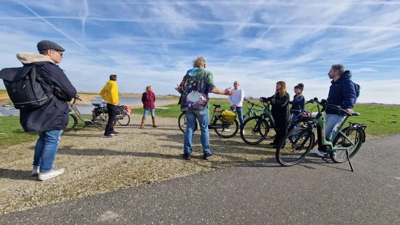 Amsterdam: Leisurely Windmill & Countryside Bike Ride - Waterland by bicycle: dikes, canals, and open fields