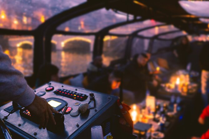 Amsterdam: Light Festival Cruise with Unlimited Drinks Option - Why Amsterdam’s Light Festival works from the water