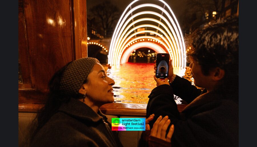Amsterdam: Light Festival Heated Cruise w/ Drinks & Snacks - Why the festival looks best from the canal