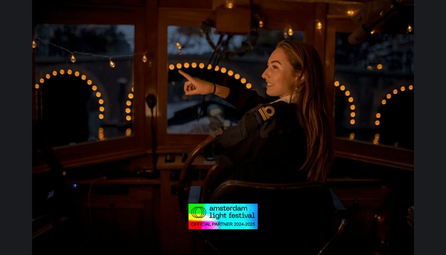 Amsterdam: Light Festival Heated Cruise w/ Drinks & Snacks - Brouwersgracht and Haarlemmersluis