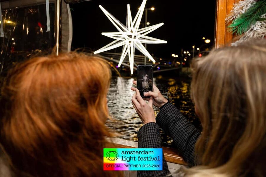 Amsterdam: Light Festival Heated Cruise with Drinks Option - Choosing between the basic ticket and drinks package
