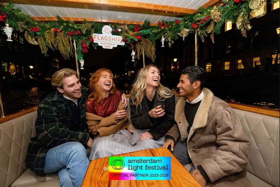 Amsterdam: Light Festival Heated Cruise with Drinks & Snacks - The Nine Streets and Herengracht after dark