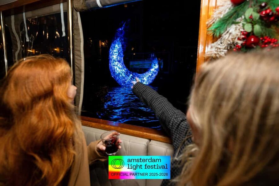 Amsterdam: Light Festival Heated Cruise with Drinks & Snacks - Drinks, snacks, and the real value of the price