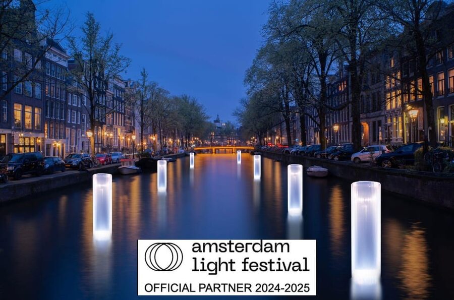 Amsterdam Light Festival Live Commentary & Optional Drinks - Why the Light Festival works from a boat