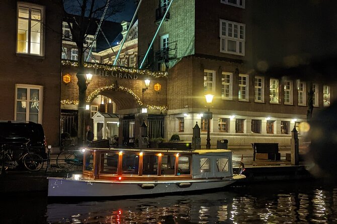 Amsterdam Light Festival Private Cruise With Welcome Drink - A welcome drink before the lights begin