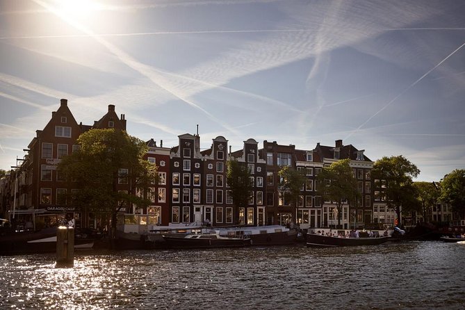 Amsterdam Light Festival: Saloon Boat Cruise + Hot Drinks & Bite - Weather, windows, and the view
