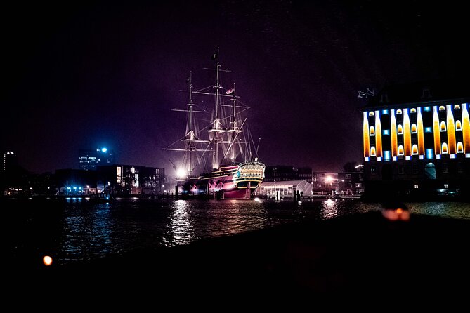 Amsterdam: Light Festival Shared Boat with unlimited drinks - Crew and commentary: a social rather than formal tour