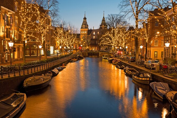 Amsterdam Light Festival Winter Walk with Stroopwafel Workshop - The Flower Market and Begijnhof