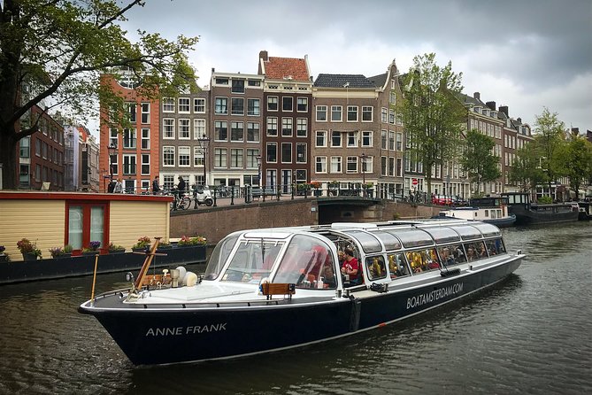 Amsterdam Live Guided Sightseeing Canal Cruise - Seeing Amsterdam from the Amstel
