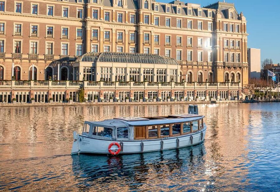 Amsterdam: Luxury Canal Cruise with Optional Snacks & Drinks - Key points to know before you board
