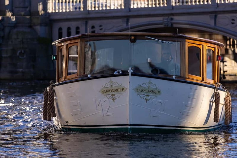 Amsterdam: Luxury Canal Cruise with Optional Snacks & Drinks - Drinks and snacks change the pace