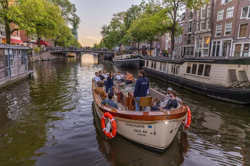 Amsterdam: Luxury Canal Cruise with Optional Snacks & Drinks - Oosterdock, Sea Palace, and Oudeschans