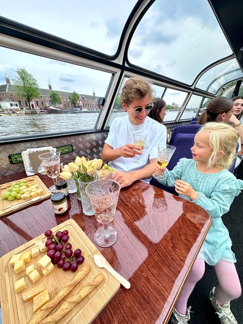 Amsterdam: Luxury Cheese & Wine Canal Cruise - Meeting at the H’Art Museum dock