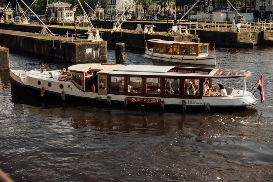 Amsterdam: Luxury Cruise Unlimited Cocktails & Snacks Option - An hour of Amsterdam with a drink in hand