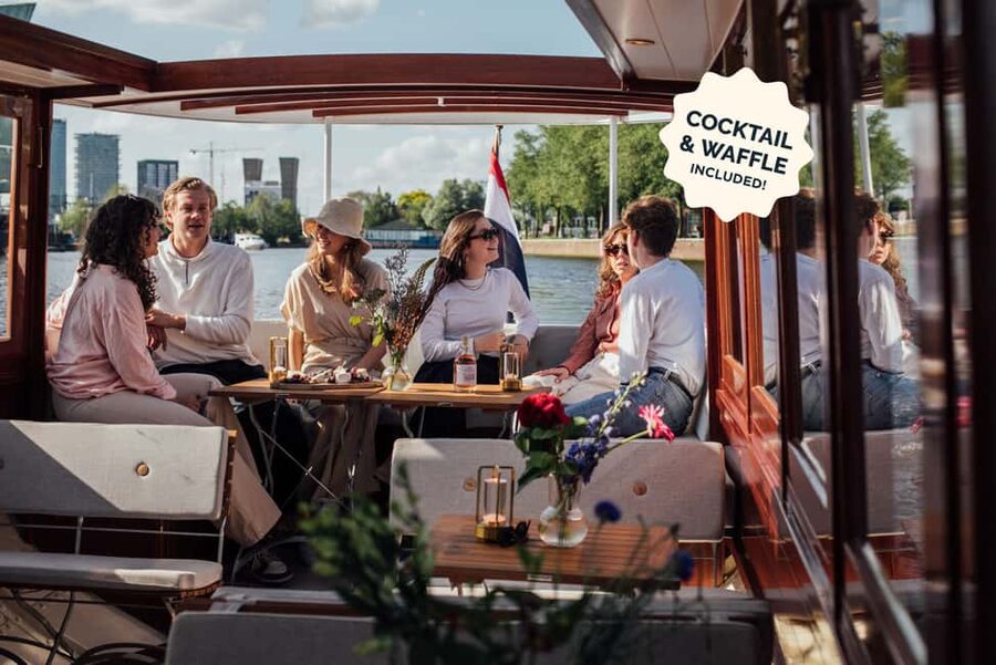 Amsterdam: Luxury Cruise Unlimited Cocktails & Snacks Option - Choosing the right drinks package