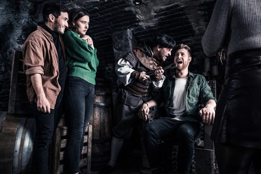 Amsterdam: Madame Tussauds & Amsterdam Dungeon Combo Ticket - Timing, queues, and the two-and-a-half-hour plan