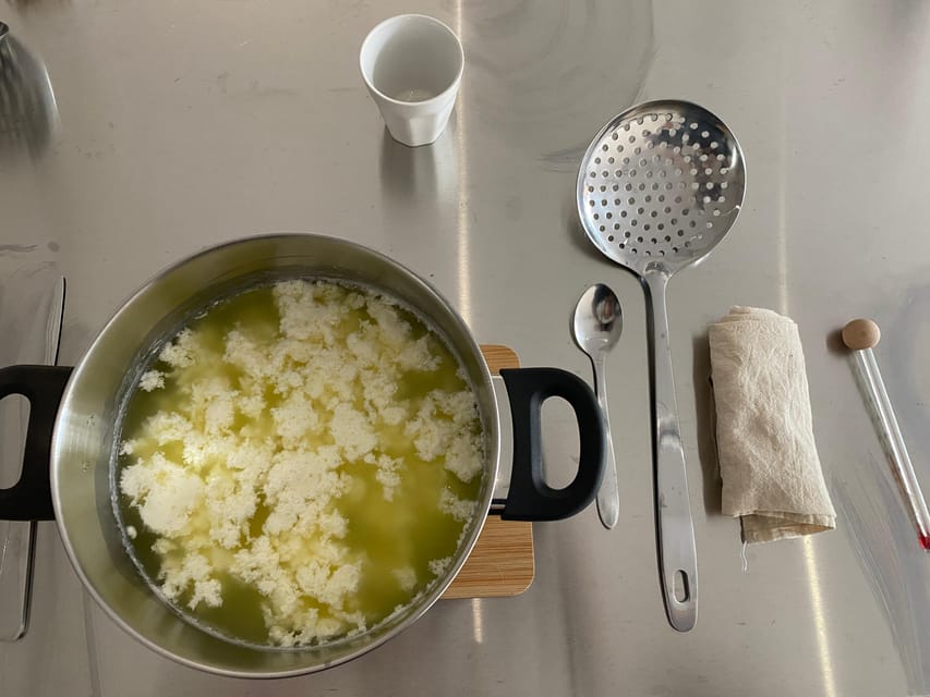 Amsterdam: Make your cheese next to De Hallen - Who will enjoy this cheese workshop most?