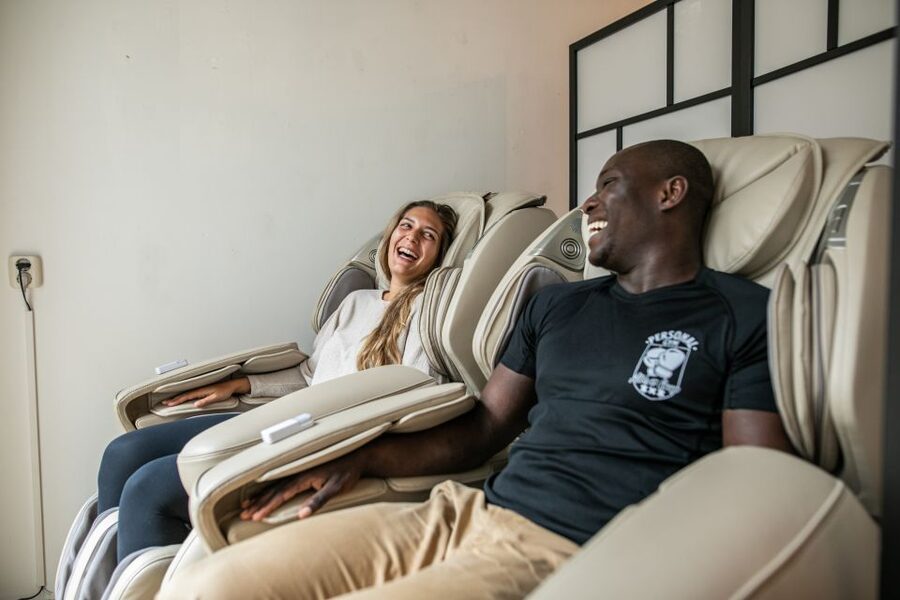 Amsterdam: Massage Session - Why the 3D capsule feels different from a normal massage chair