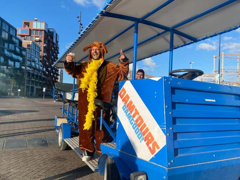 Amsterdam: MIXED - Beer & Bubbles Bike Tour - Rain cover and practical comfort