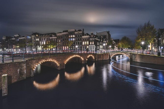 Amsterdam Night Photography Workshop with a Professional - Meeting at 9:30 pm near Amsterdam Centraal