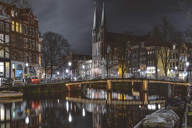 Amsterdam Night Photography Workshop with a Professional - A small group makes the lesson more useful