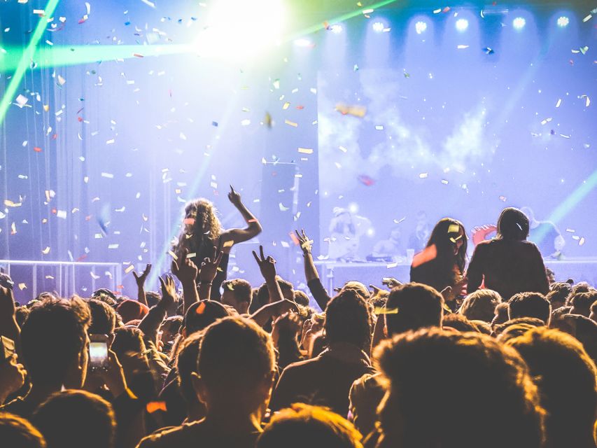 Amsterdam: Nightlife Ticket with Champagne and Cruise - Key points at a glance