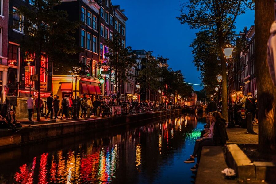 Amsterdam: Off-the-Beaten-Track Neighborhoods Private Tour - Jordaan and De 9 Straatjes