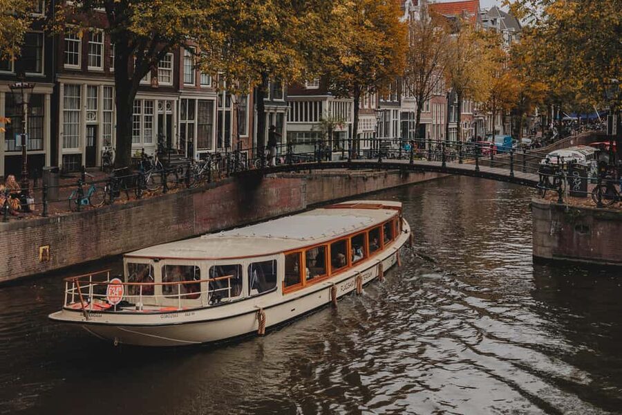 Amsterdam: Open Boat Cruise option Unlimited Drinks & Bite - Is the $22 price good value?