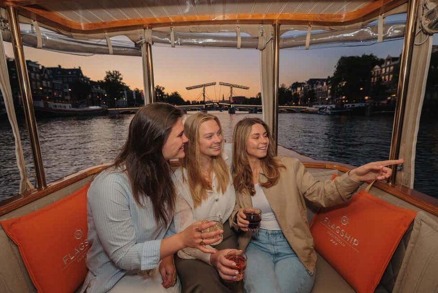 Amsterdam: Open Boat Cruise option Unlimited Drinks & Bite - What the live guide adds