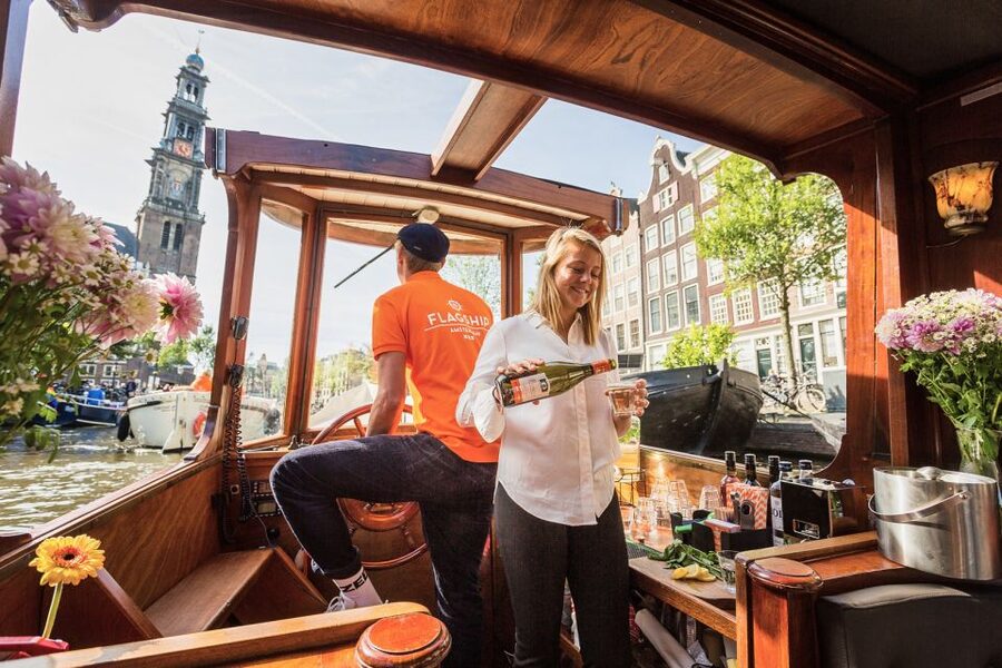Amsterdam: Open Boat Cruise option Unlimited Drinks & Bite - Who will enjoy this cruise most