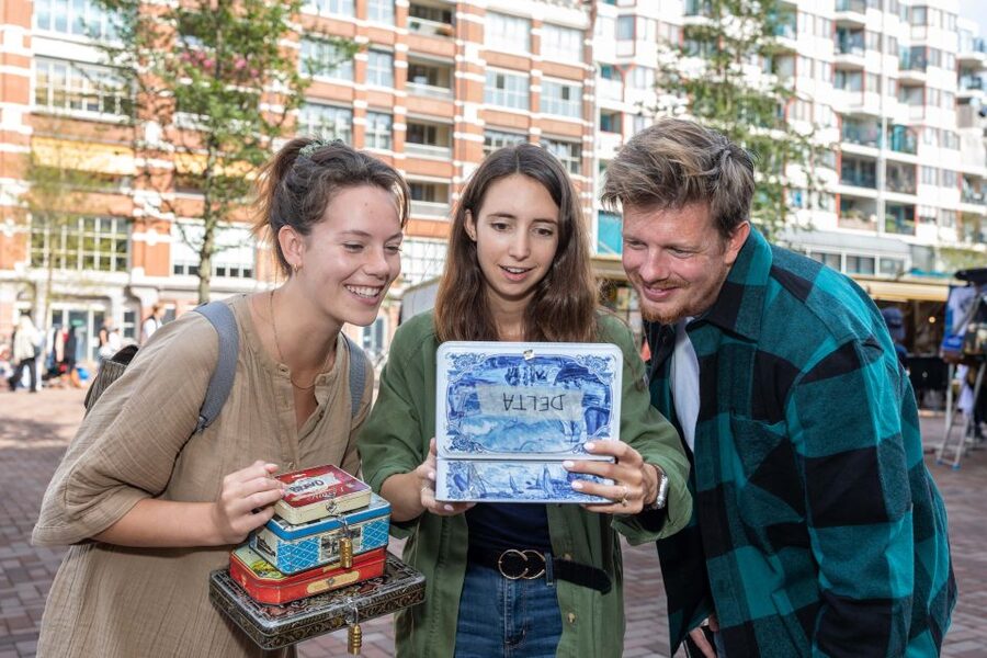 Amsterdam: "Operation 45 " Treasure Hunt Walking Tour - Following the missing diamonds into Amsterdam’s Jewish District