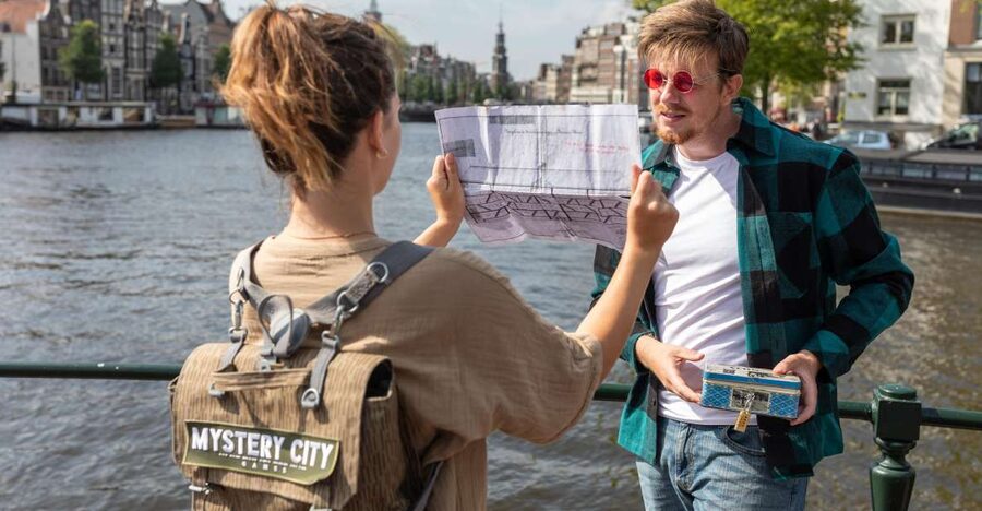 Amsterdam: "Operation 45 " Treasure Hunt Walking Tour - Five stops, four notable sights, and one connected story